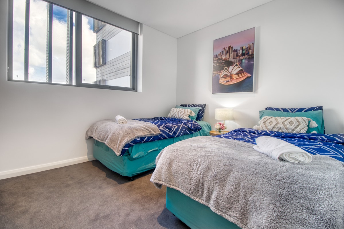 MQ Exceptional Apt in Great Location