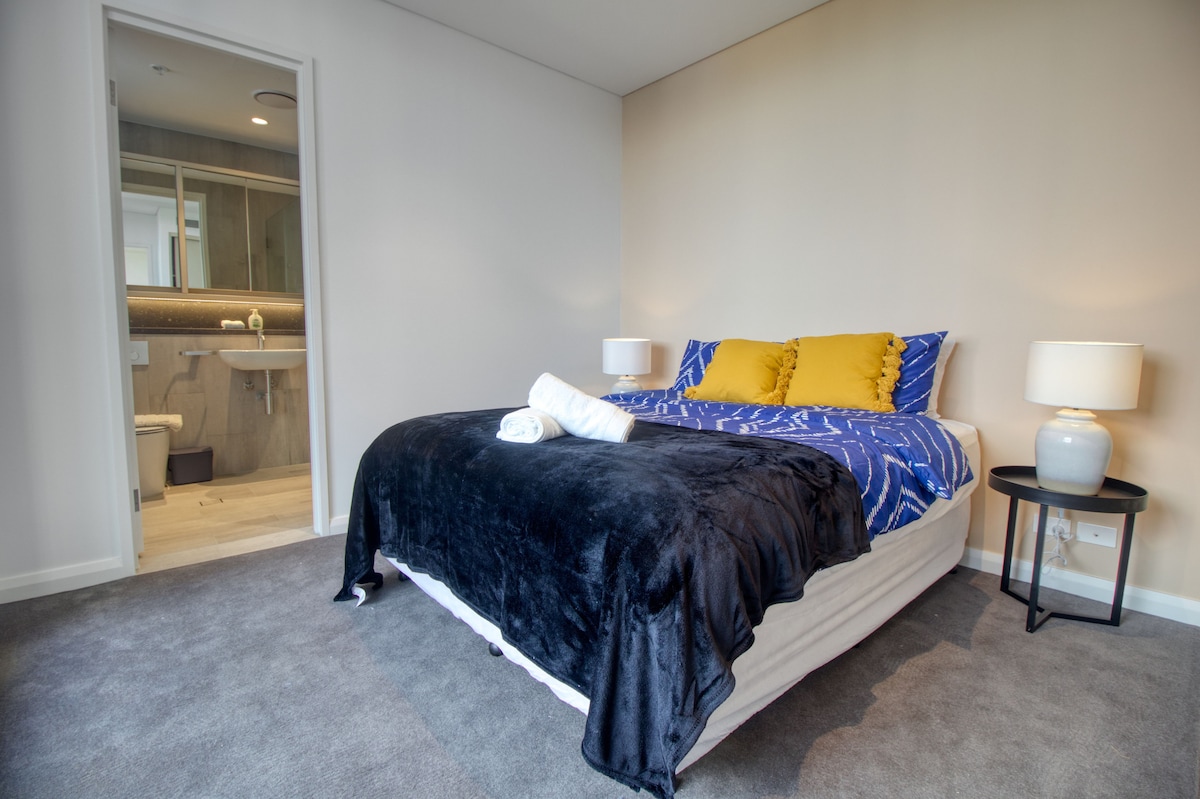 MQ Exceptional Apt in Great Location