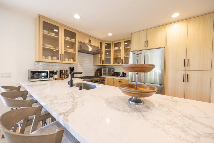 Address: 23534 Aetna St, Woodland Hills gallery image 4