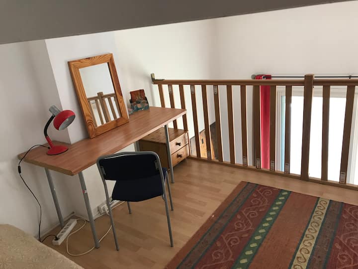 Мецанин с бюро и 2 - ма души