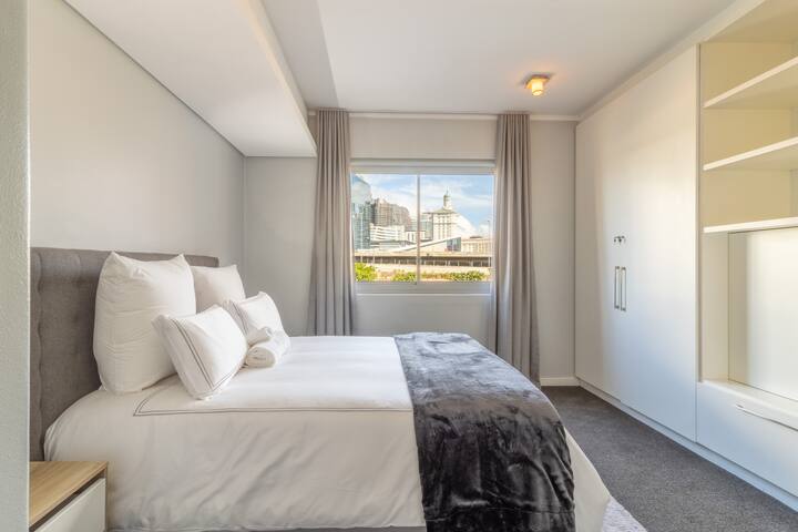 Kwinscare Global Harbour Bridge Luxury Two Bedroom gallery image 2