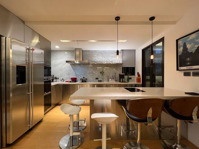 Designer apt in the heart of Taipei City gallery image 4