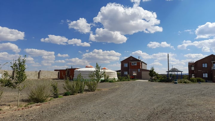 khanbogd tourist camp