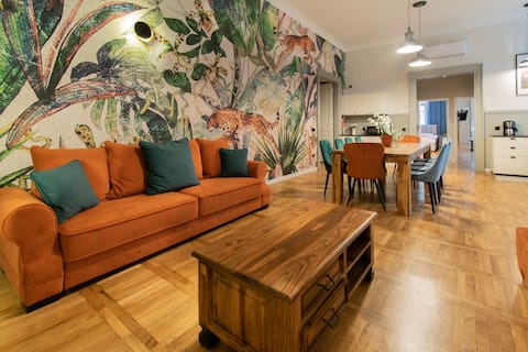 Original Chic 6 Bedroom Apartment, 6 Baths+Balcony