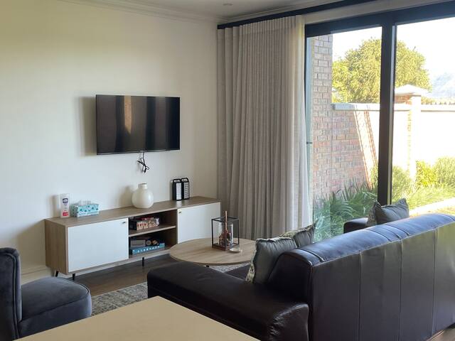 Cape Town 3 bedroom near CBD – Flora gallery image 2