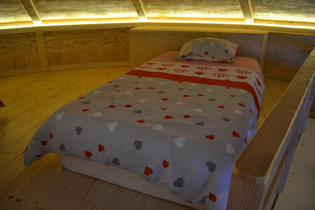 საძინებელი 1