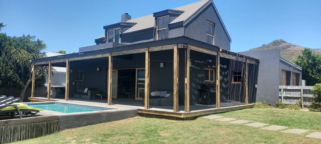 “Seaside Bliss: Nature Reserve Escape” gallery image 4