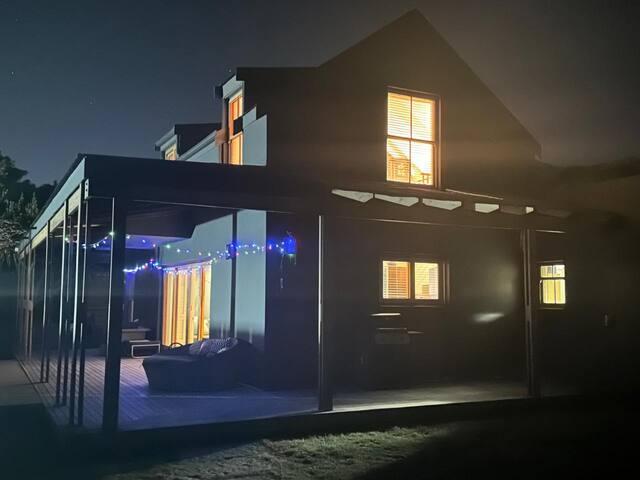 “Seaside Bliss: Nature Reserve Escape” gallery image 3