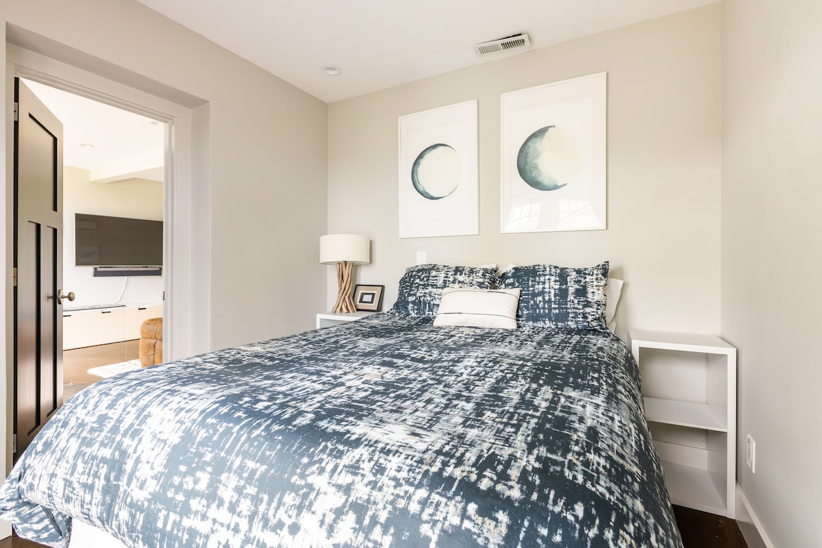 Ննջասենյակ 6, հարմարավետ երկտեղանոց մահճակալ: