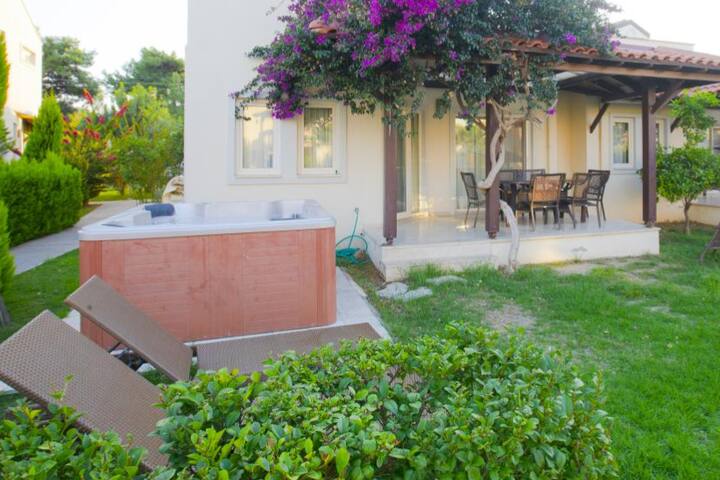 Apollonium Sitesi managed Airbnb listing 1
