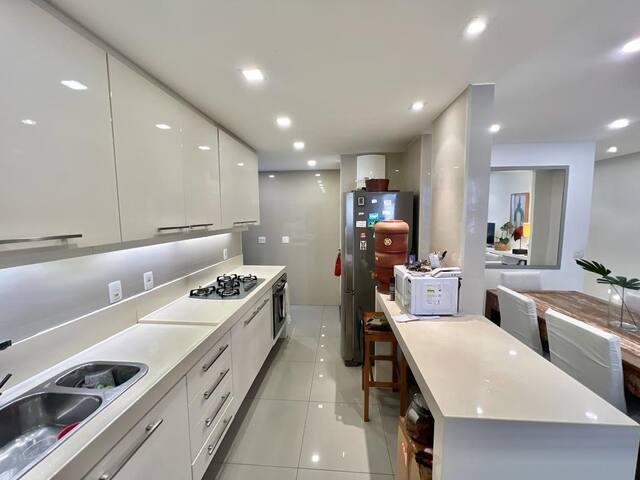 Moderno, luminoso com vaga de garagem gallery image 5