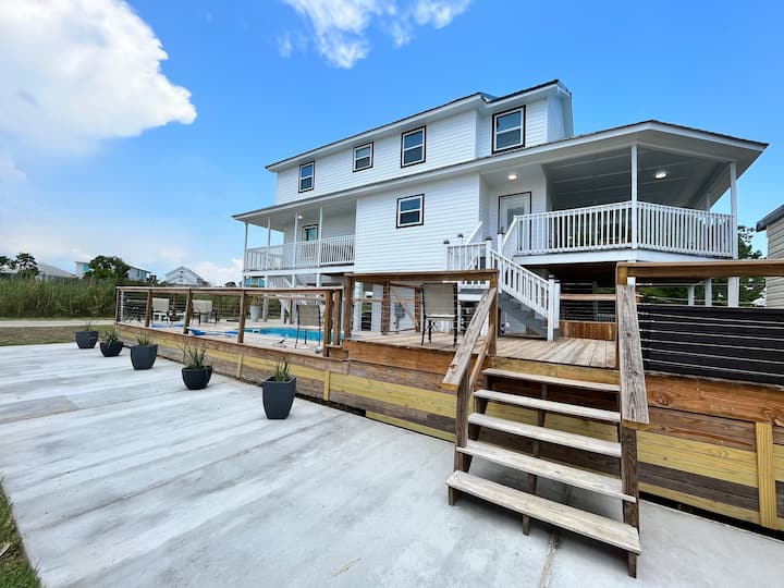 Bay Watch 5Br 3.5 Ba Waterfront with pool Houses for Rent in Bay St