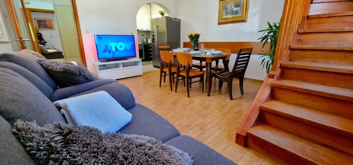 მისაღები ოთახი 2