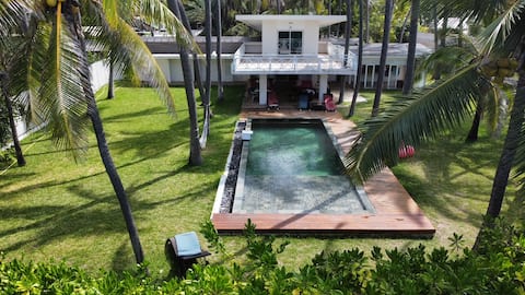Waterfront villa on the lagoon