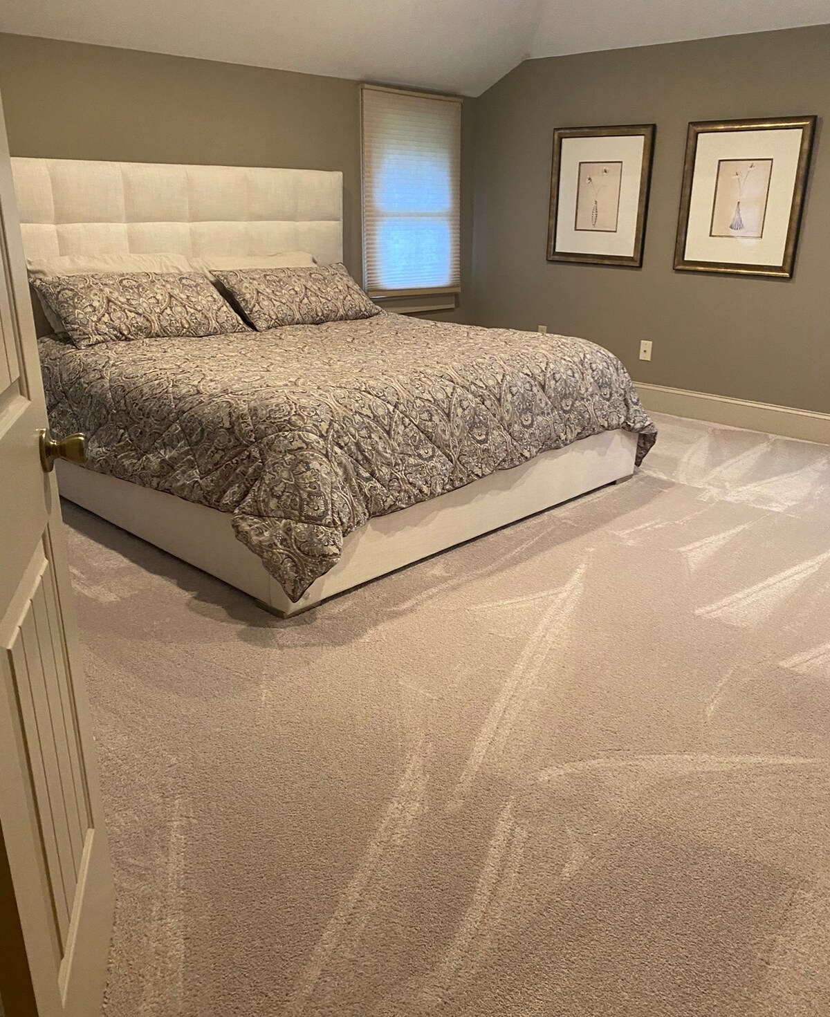 غرفة النوم 1