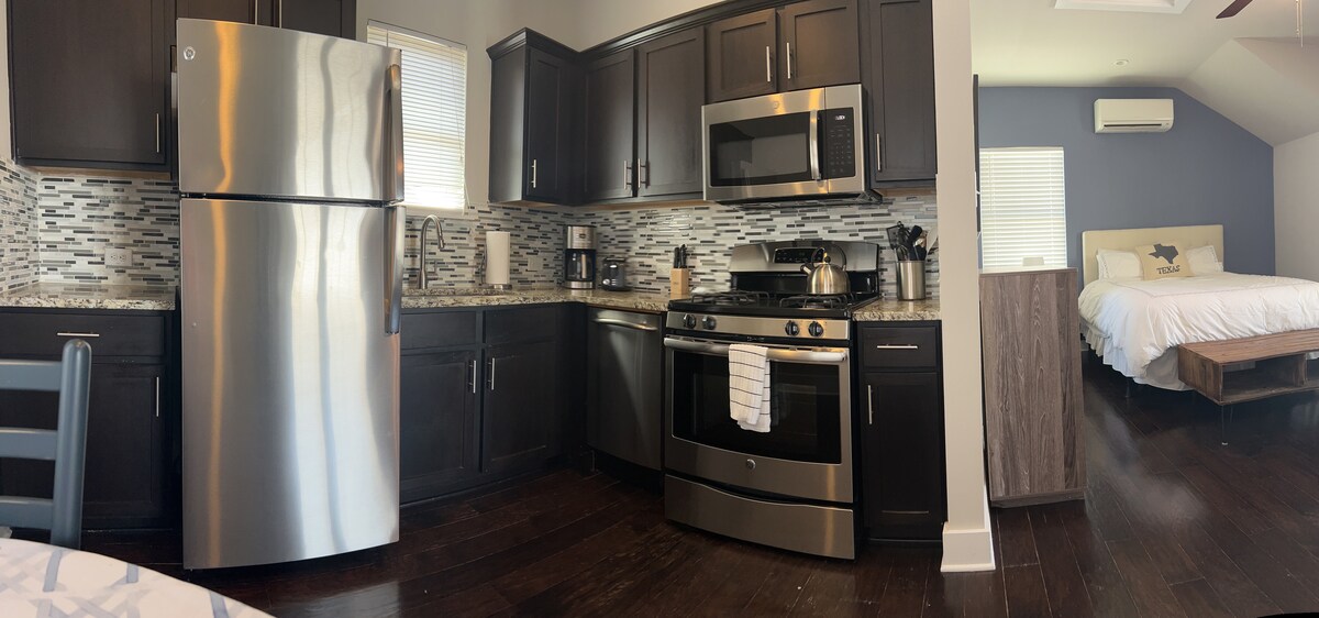 Quiet Garage Apt. in Crestview