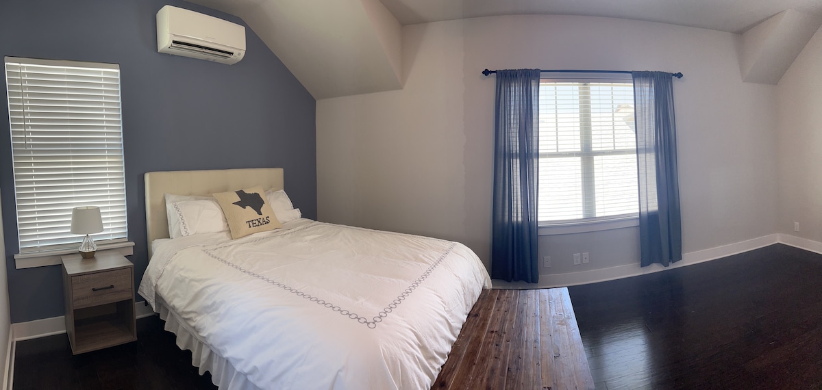 Quiet Garage Apt. in Crestview