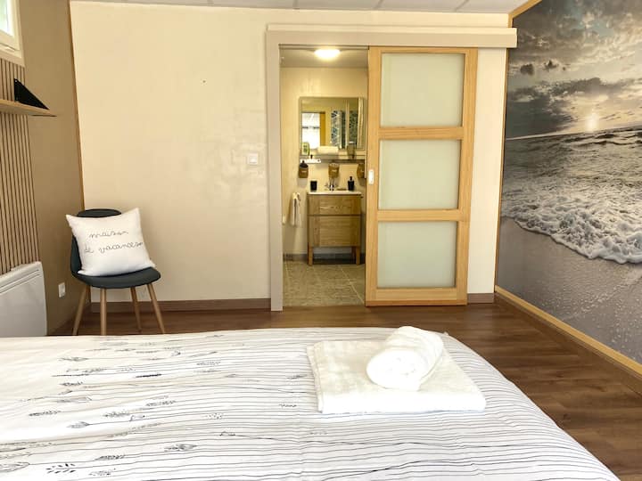 Spavaća soba 1 s tuš-kadom 