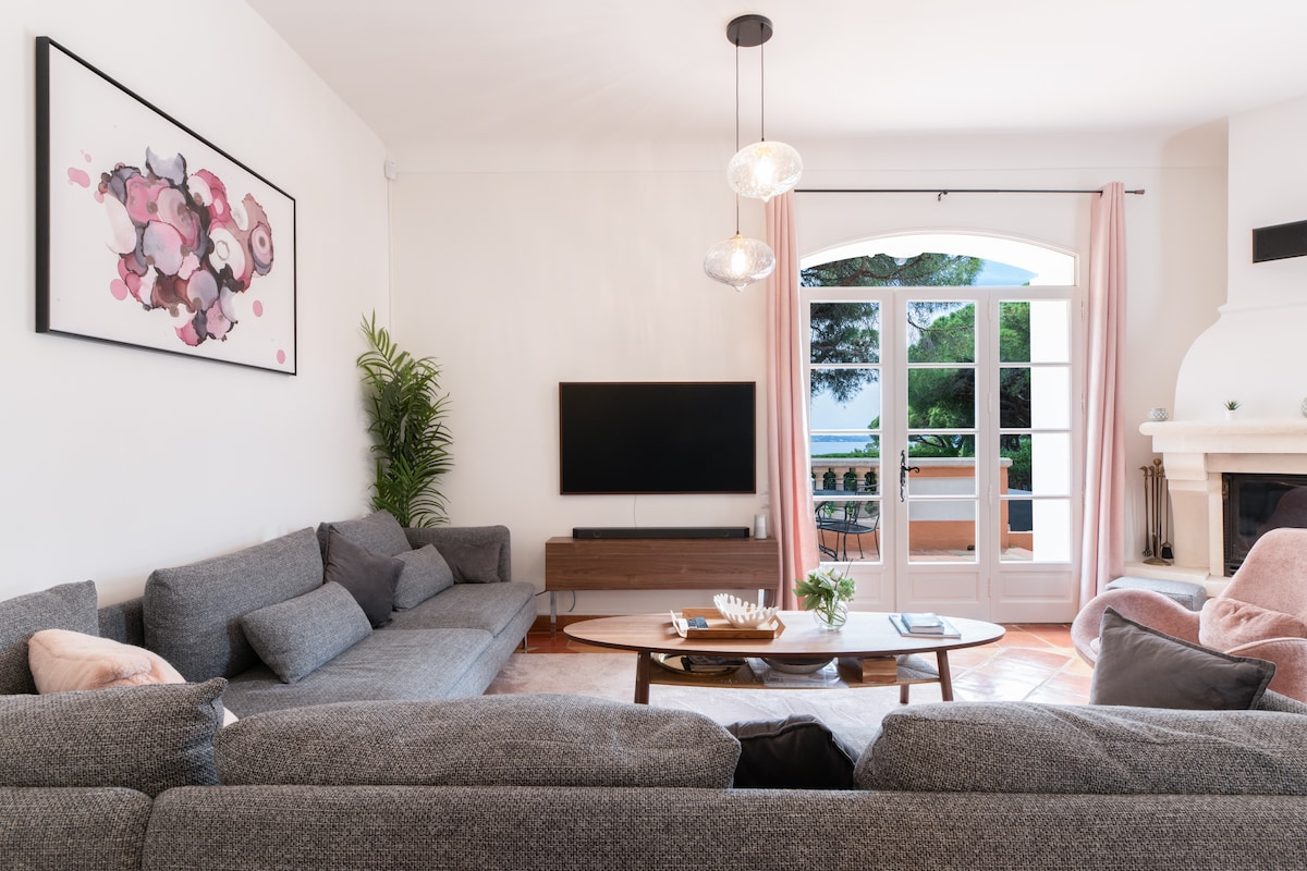 Successful Airbnb property: Sea view villa 250 m from beach, infinity pool in Sainte Maxime