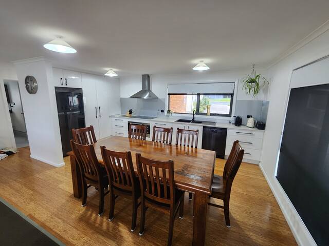 Bayviews Strahan gallery image 5