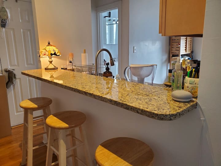 Quiet Top Floor Studio In Forest Hills Near Subway - Queens