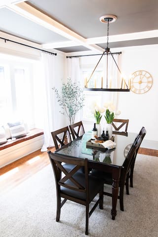 Spacious Park Ave Retreat w/ Hot Tub