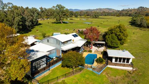 Tree House on the Murray