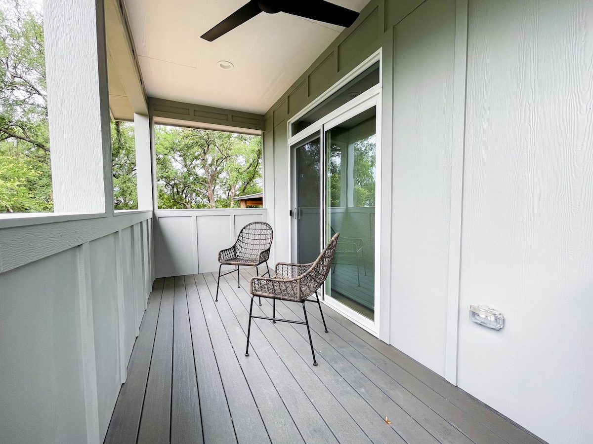 Cozy new house mins to downtown