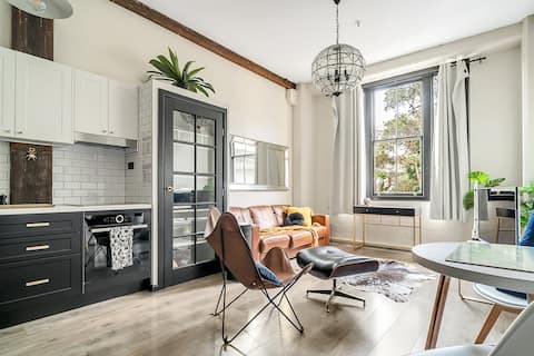Successful Airbnb property: The Stylist's House: A Chic Inner-city Landmark in Ultimo