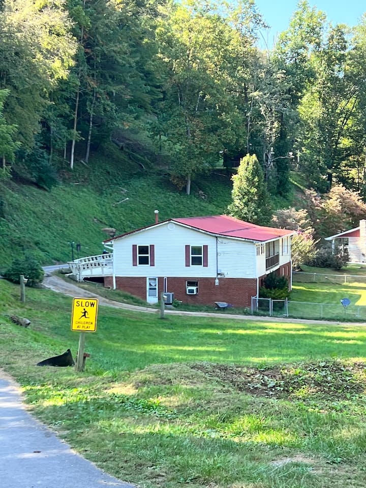 Pastel Serenity Master Bedroom Houses for Rent in Hazard, Kentucky