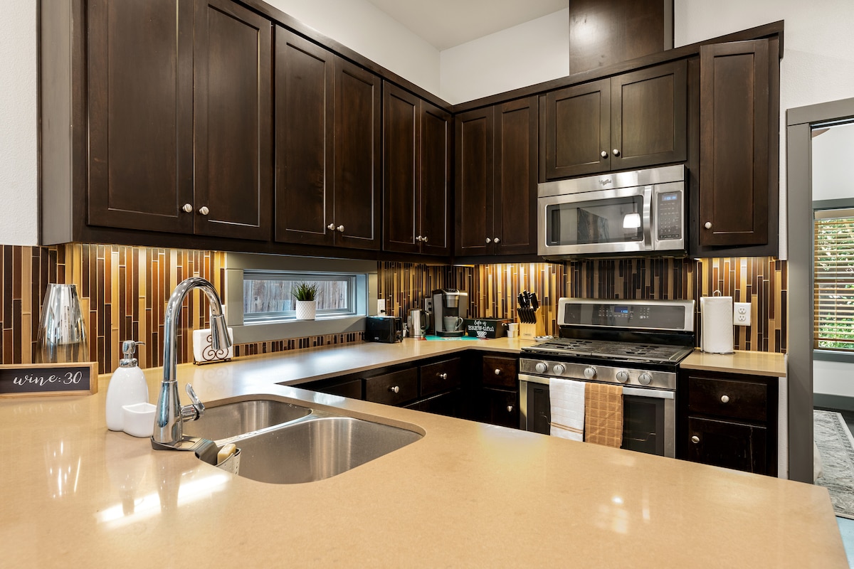 Cozy Relaxing 2BR Stay | East Austin near Downtown