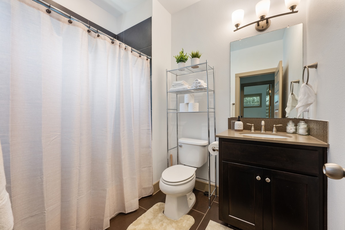 Cozy Relaxing 2BR Stay | East Austin near Downtown
