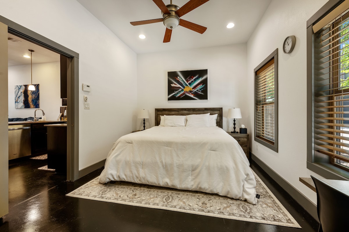 Cozy Relaxing 2BR Stay | East Austin near Downtown