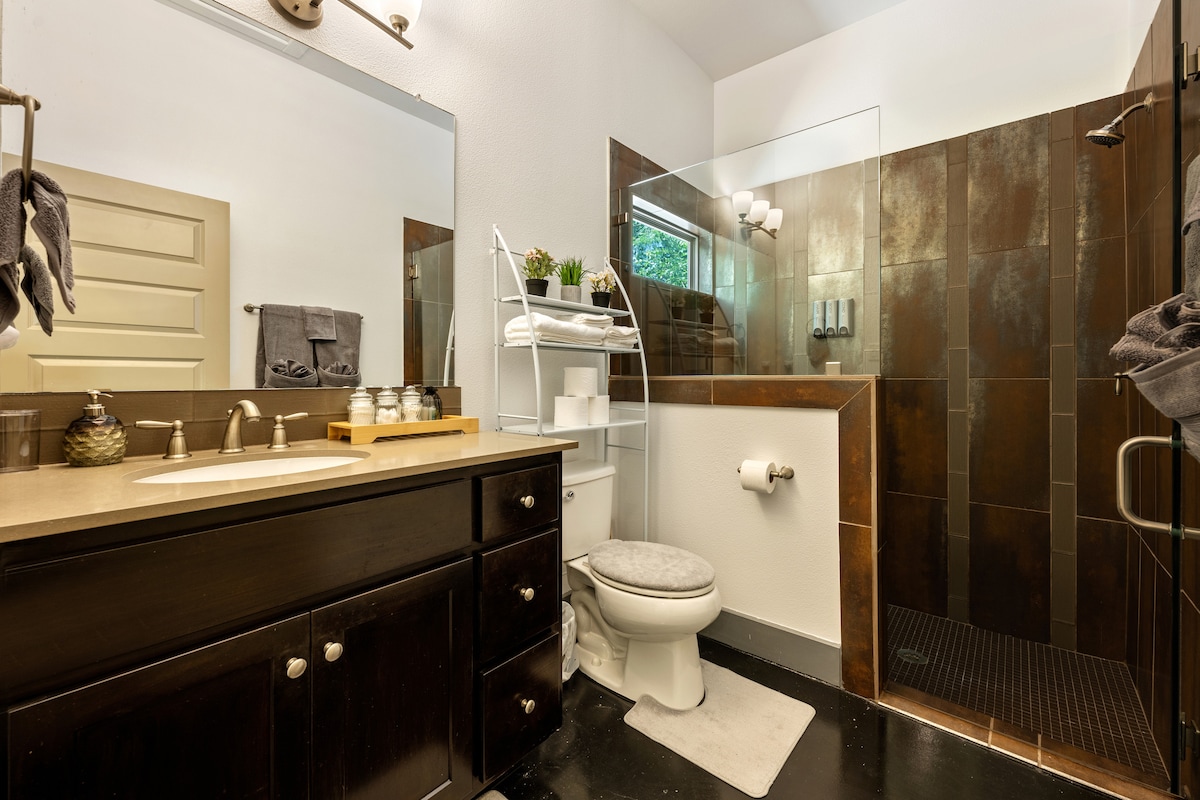 Cozy Relaxing 2BR Stay | East Austin near Downtown