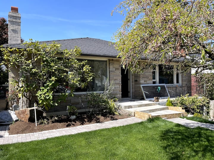 Mid-century Renovated Home - 베인브리지 아일랜드