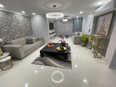Popular Airbnb listing: Luxurious and spacious apartment exclusive 5 stars in Riomar