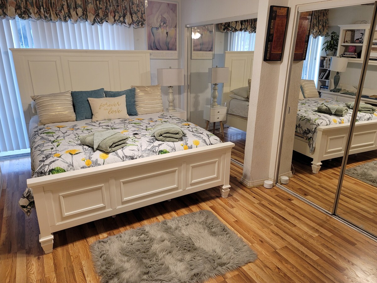 חדר שינה קינג עם חדר רחצה פרטי