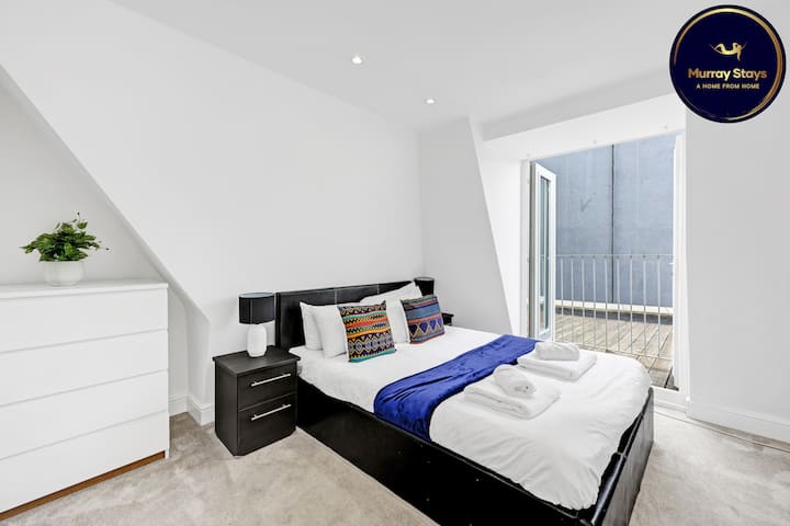 Спалня с достъп до балкона