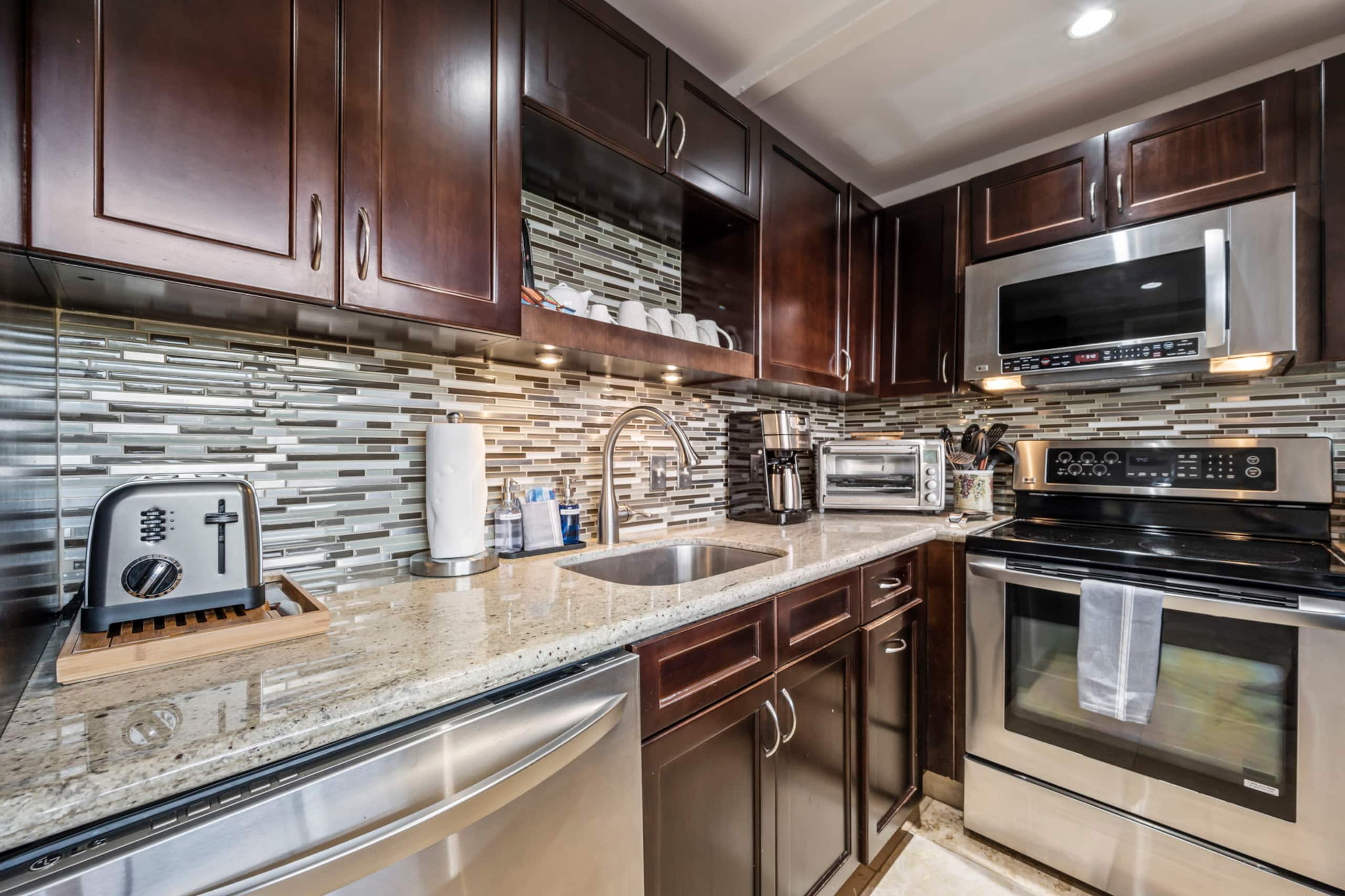 Condo in Kihei · ★4.78 · 2 bedrooms · 2 beds · 1 private bath - Image 8