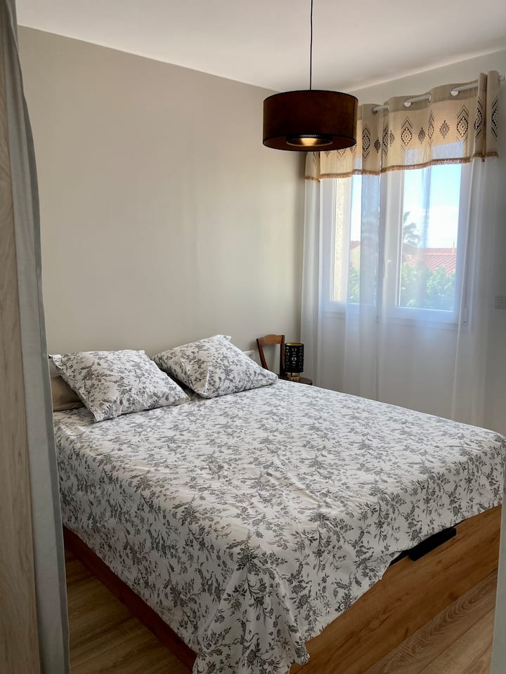 Chambre 4 ： 2个地方（ 160厘米x 200厘米）
