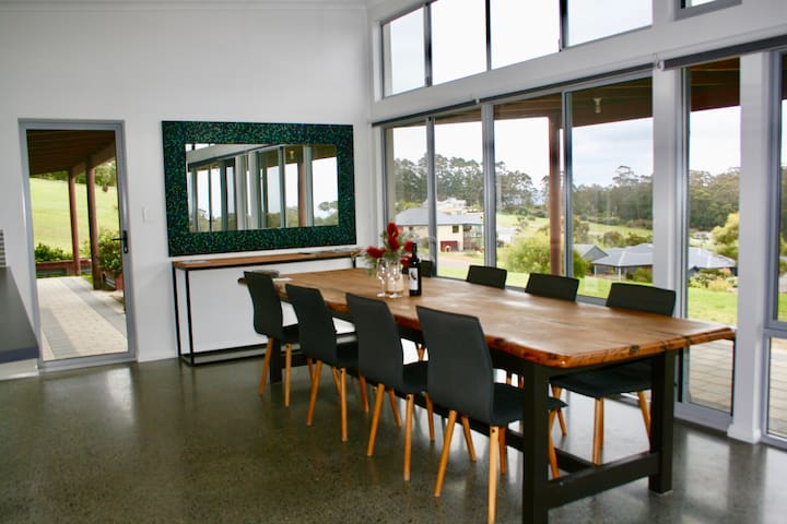 Honeyeater Rise-Views-Kangaroos-EV charging