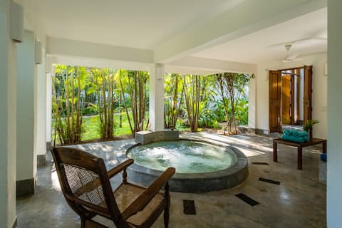 Staymaster Bharini ·2BR·Jet & Swimming Pools + Pet