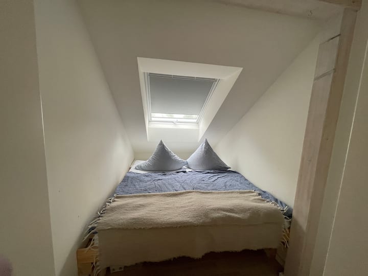 Pequeña y acogedora sala de observación de estrellas