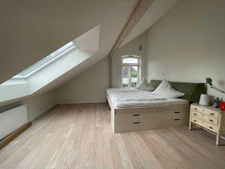 Dormitorio "familiar" con colchones de 240x200. imagen 1.