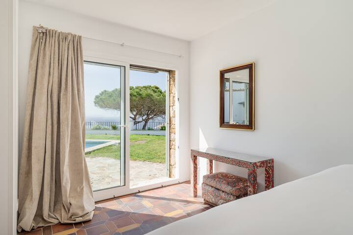 Precioso chalet con piscina y magníficas vistas gallery image 4