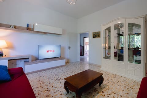 Top Airbnb: [Tuscany Home] Garden Retreat w/ Parking & BBQ a Arezzo