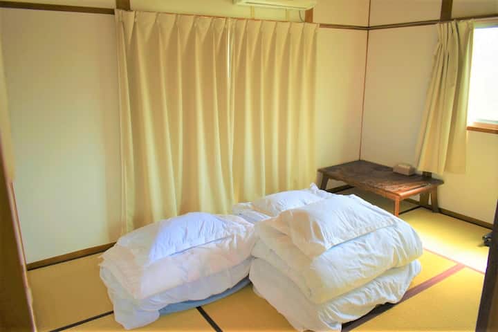 Dormitorio ① 3 futones
Puedes desplazarte a donde quieras.