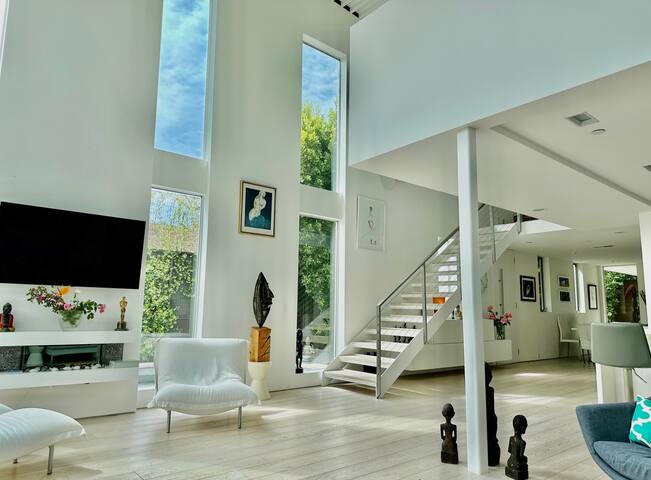 Modern Oasis in Santa Monica gallery image 2