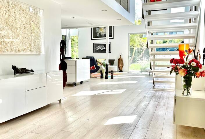 Modern Oasis in Santa Monica gallery image 5