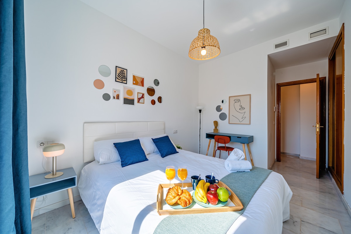 Top Airbnb: Heart Location & Parking in El Ejido